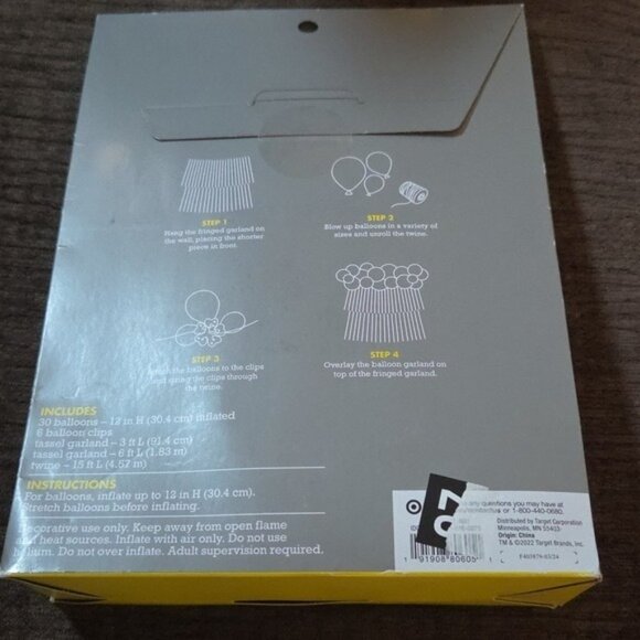 Spritz White‎ Balloon and Rainbow Garland Kit - Picture 2 of 2